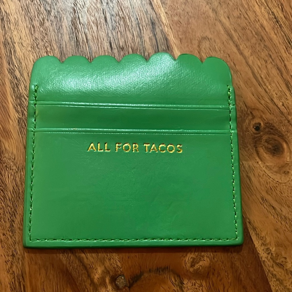 ⚠️ 5/25$ Scalloped Penelope Grace “All for Tacos” scalloped edge card holder